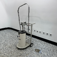 Grooming Trimmer w/ Vacuum System image 1